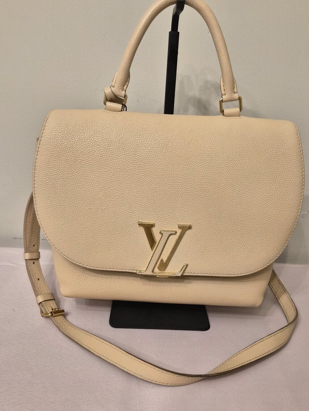 Louis Vuitton Volta MM – Galet Taurillon Leather | Authenticated